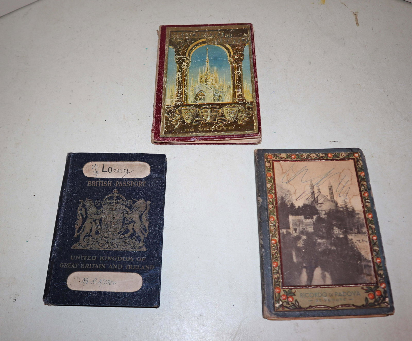 Semi antique Italy tour books, British Passport: Semi antique Italy tour books, British Passport