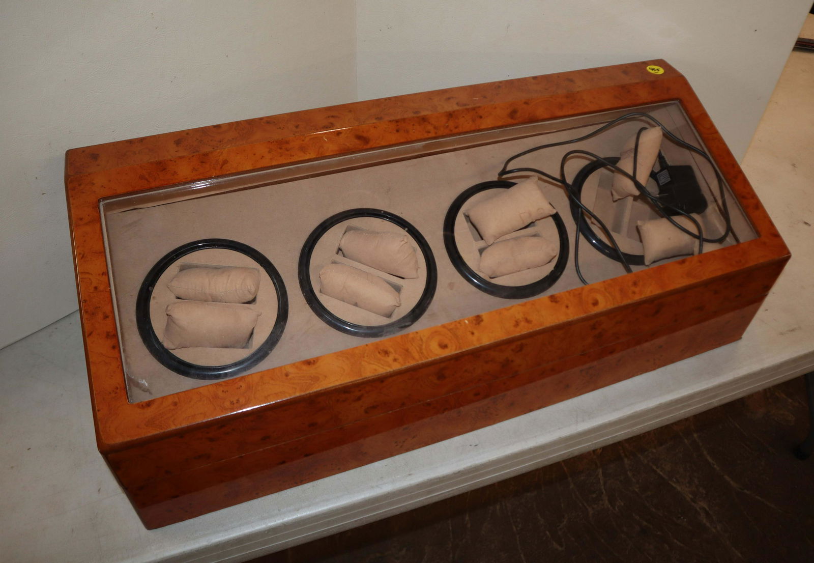 Burl walnut 8 watch winder case (1 of 3)