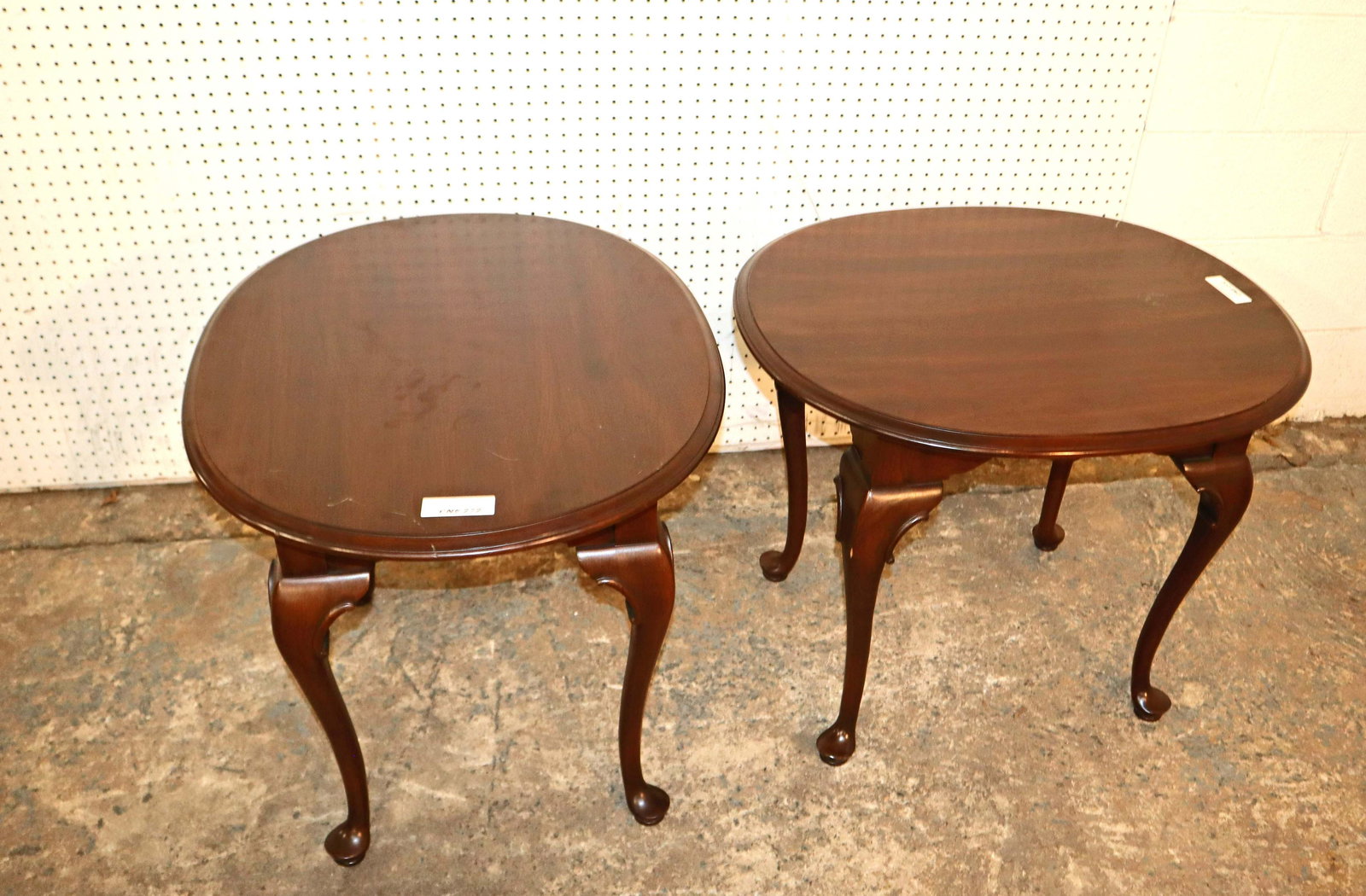 PR Ethan Allen queen anne mahogany lamp tables (1 of 4)