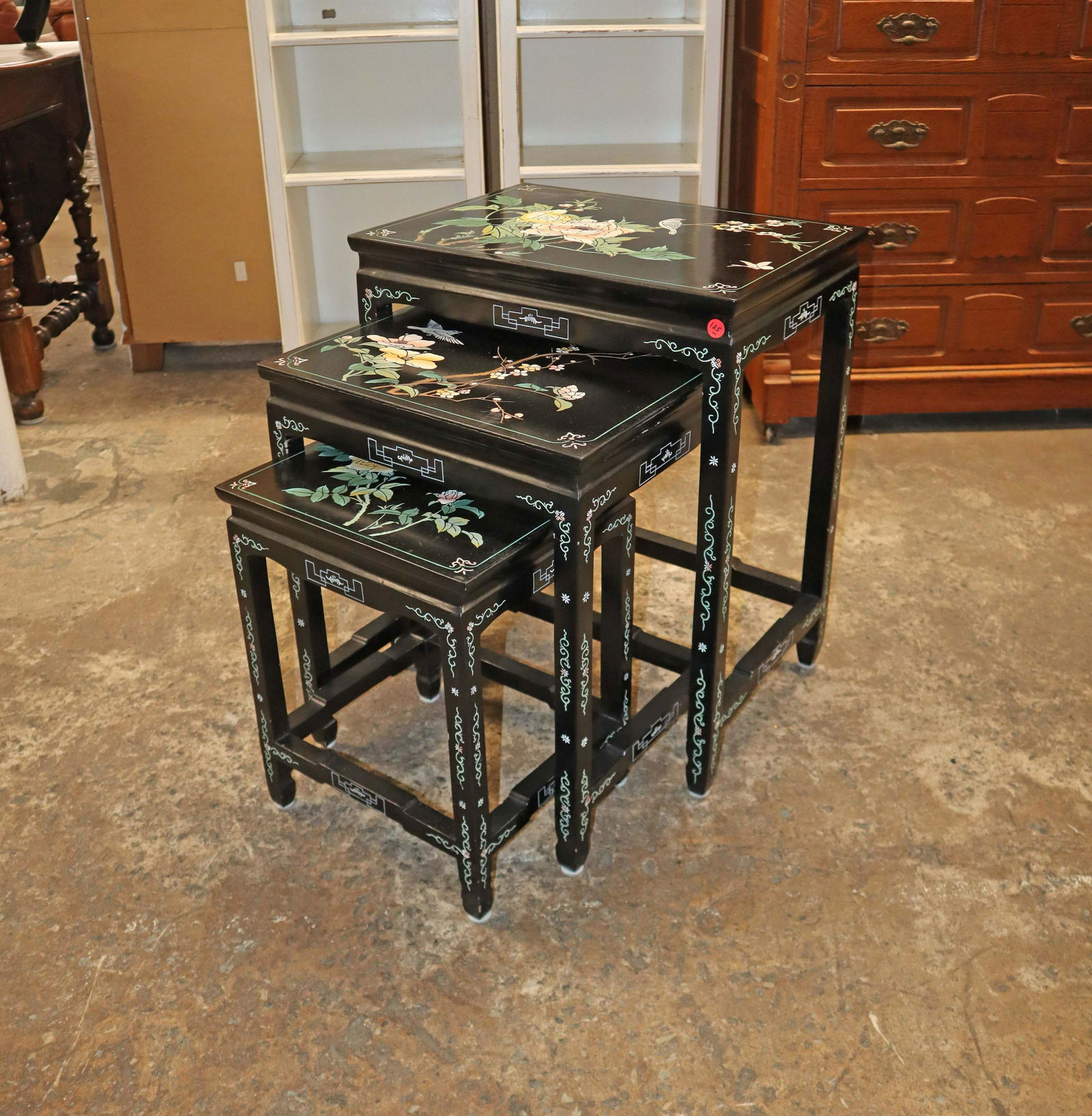 Nice set of 3 Asian decorated nesting tables (1 of 4)