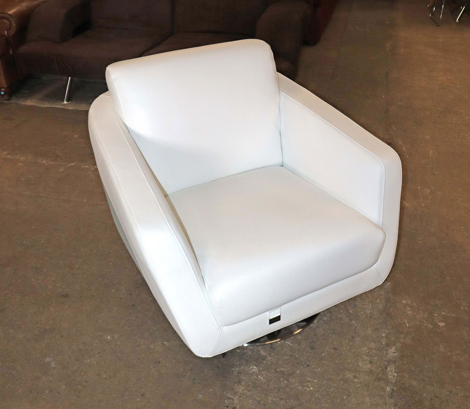 Beautiful ultra modern white leather 2 tone chair (1 of 5)