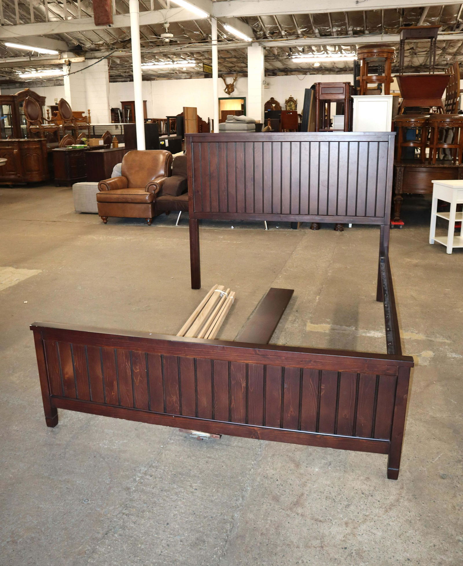 Pottery Barn mahogany finish queen size bed (1 of 5)