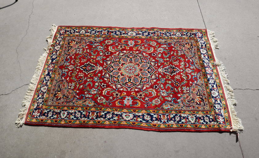 4' x 6' hand stitched rug, some staining (0250) on Apr 24, 2022