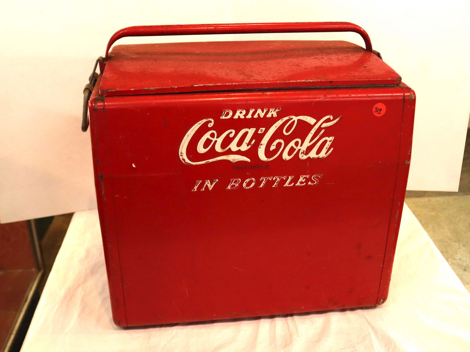 Vintage Coca Cola cooler in original paint (1 of 5)