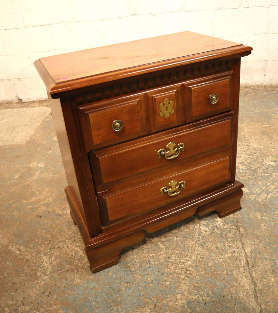 Basset maple 2 drawer nightstand (1 of 5)