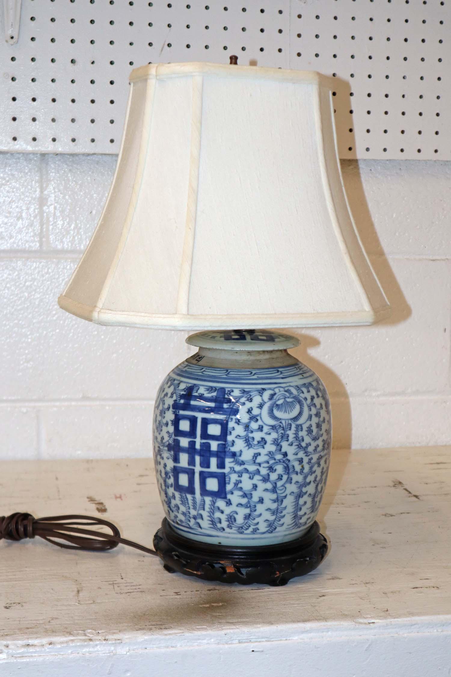Blue and white Asian lamp: Blue and white Asian lamp approx. 12" w x 10" d x 20" h