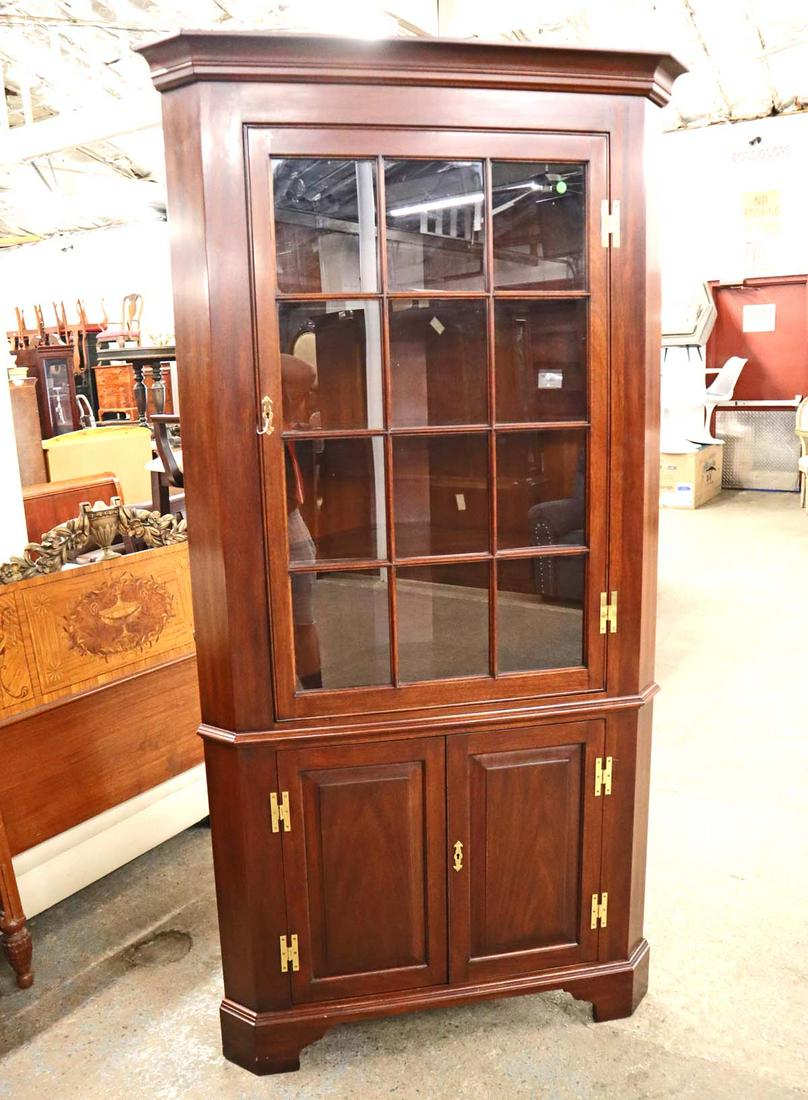 Henkel Harris solid mahogany corner cabinet (1 of 6)