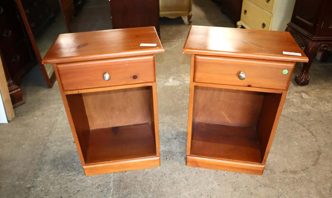 Pair knotty pine 1 door bedside stands (1 of 4)