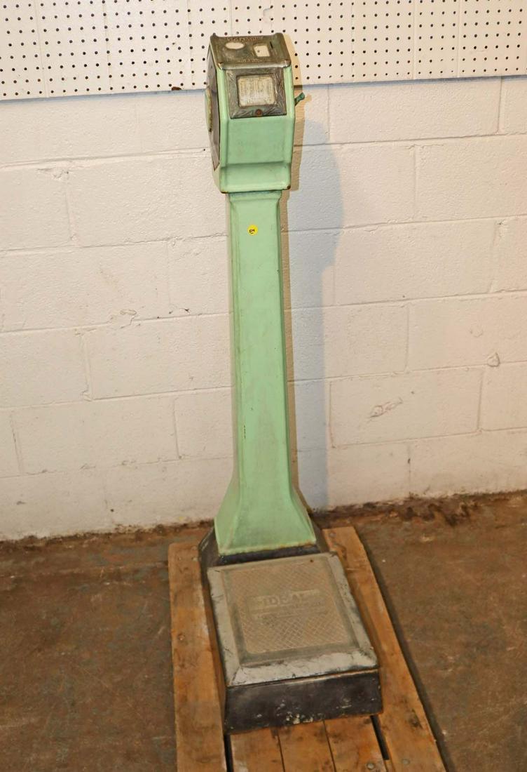 Semi antique Ideal Weighing Co Standstill coin operated scale in green porcelain from Los Angeles (1 of 6)
