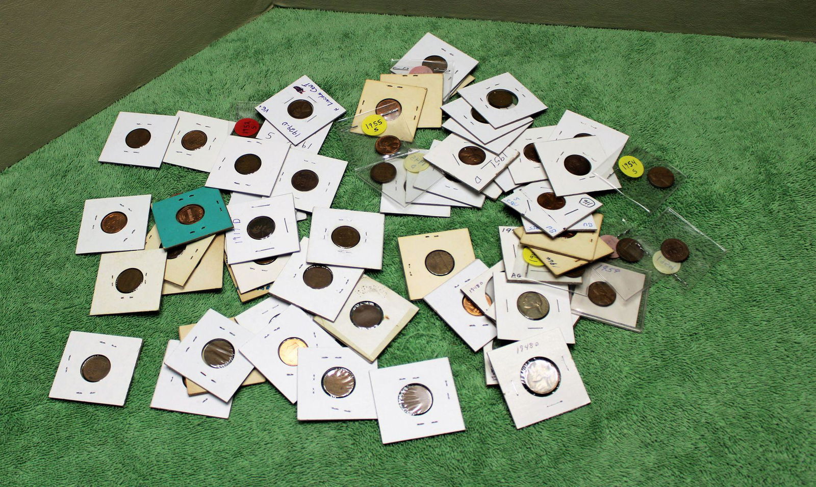 Group lot of US pennies, some wheat, all various dates (1 of 4)