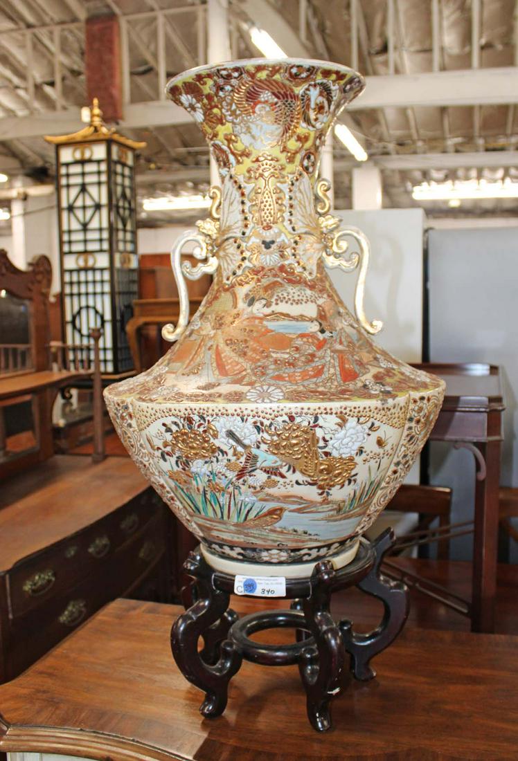 Vintage Satsuma style double handle porcelain urn (1 of 5)