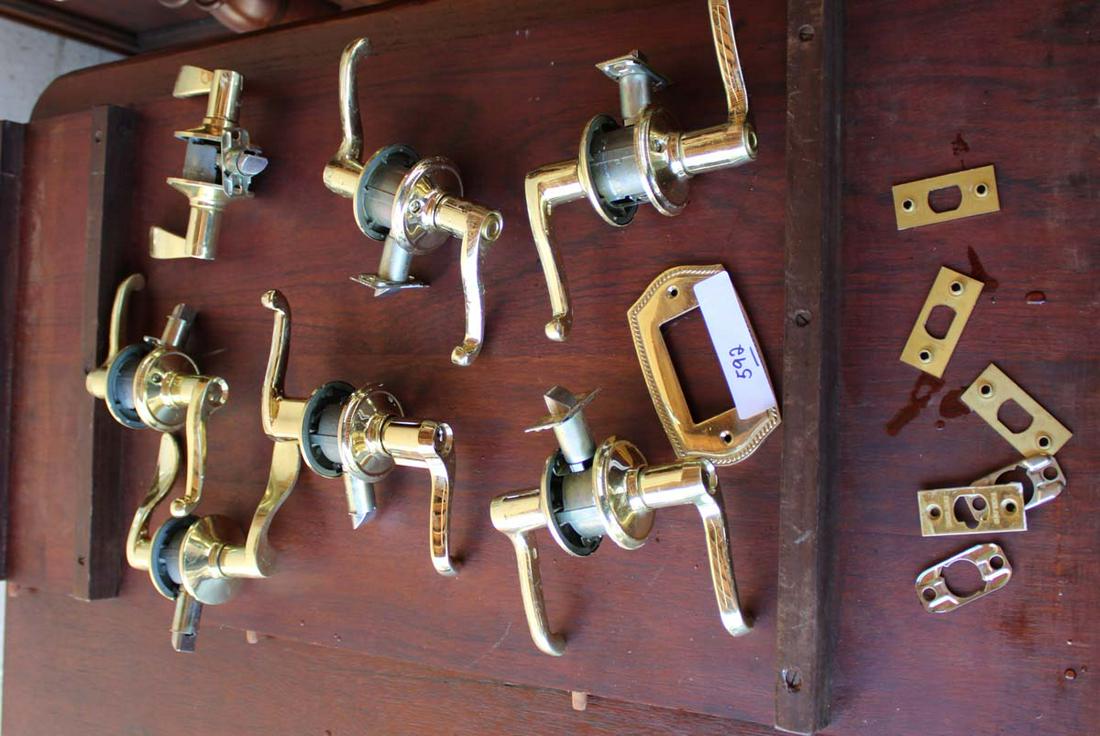 7 brass door handles: 7 brass door handles