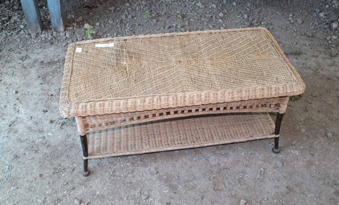Wicker coffee table approx. 40" w x 20" d x 18" h: Wicker coffee table approx. 40" w x 20" d x 18" h