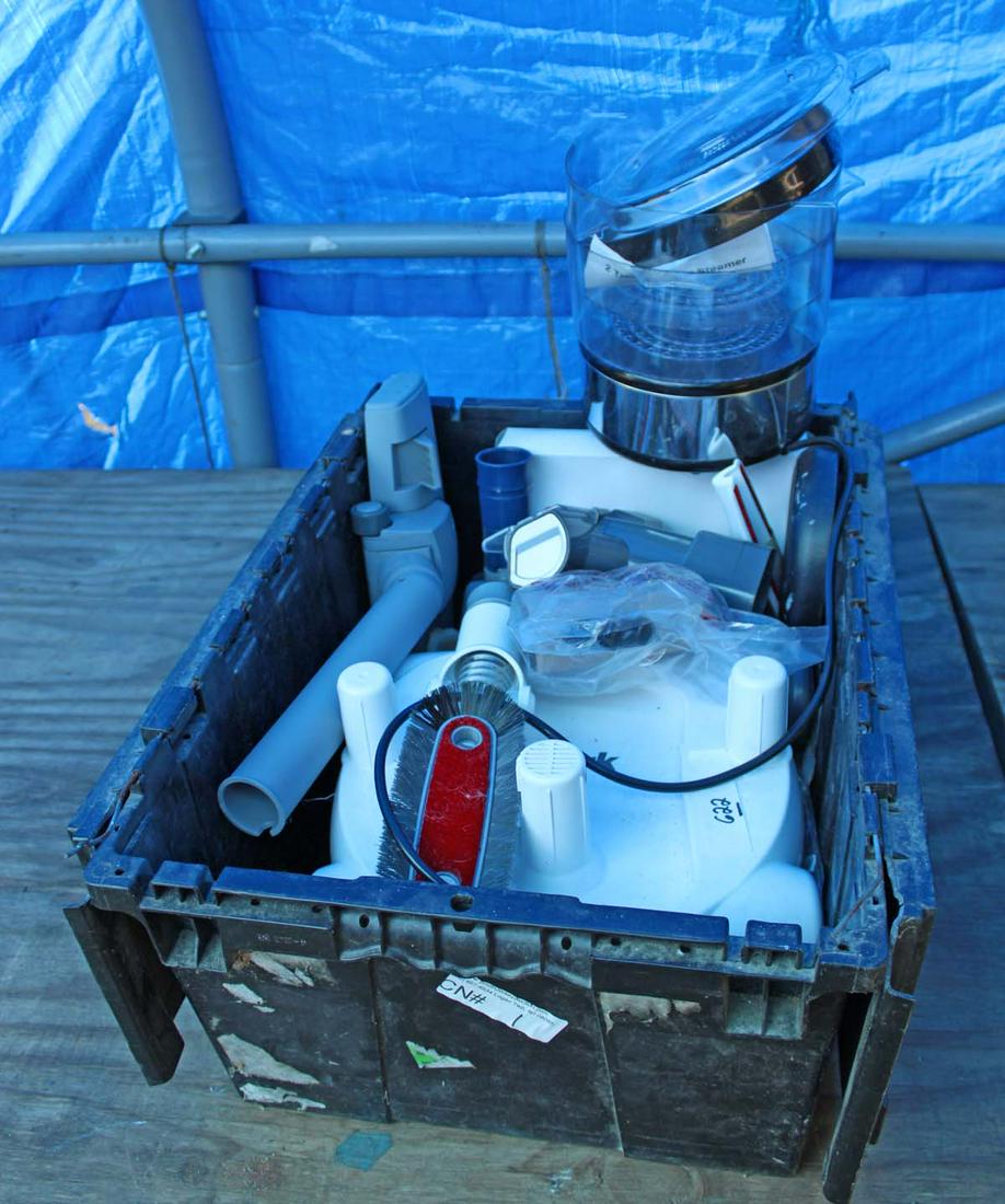 Shark Vacuum and food steamer (1 of 5)