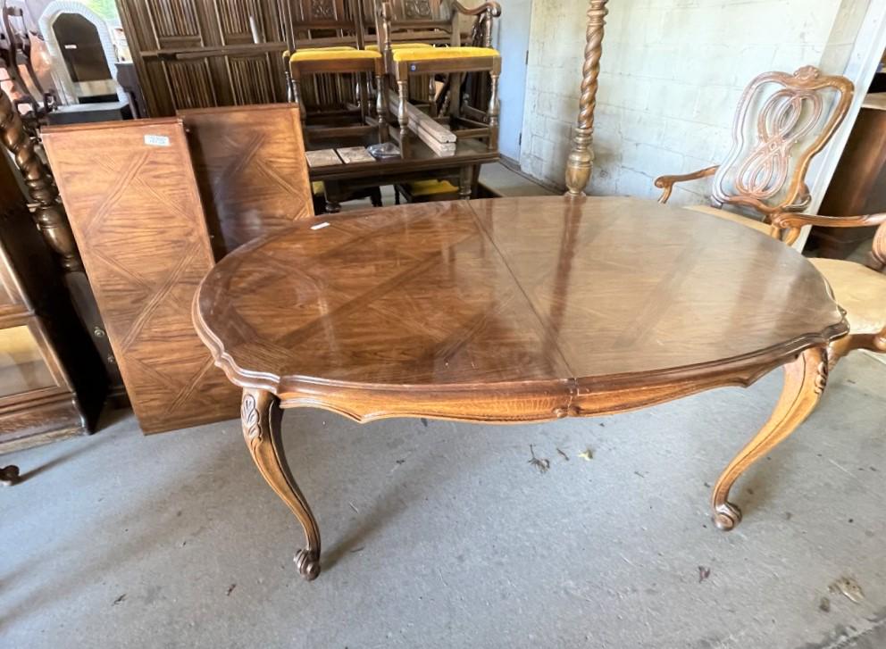 Vintage Unique Furniture Rochambeau 2400 Series Oak Finish Country French Dining Room Table w/2 lvs. (1 of 7)