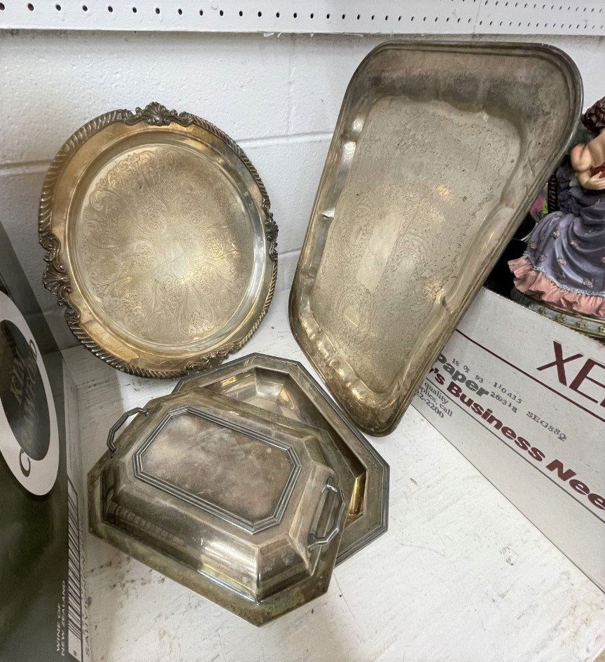 3pc silverplate (2) trays and (1) covered dish (1 of 6)