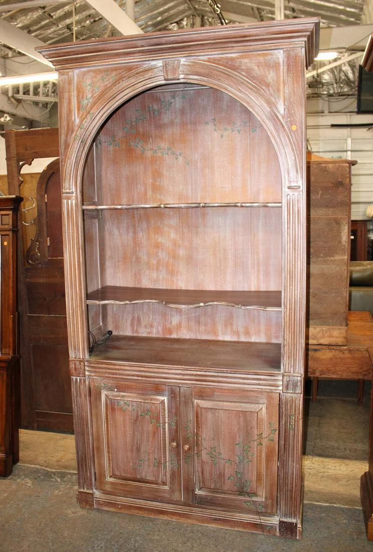 Nice 2pc scallop shelf paint decorated cupboard (1 of 4)