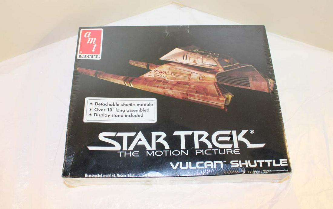 Star Trek Vulcan Shuttle with display stand (1 of 5)
