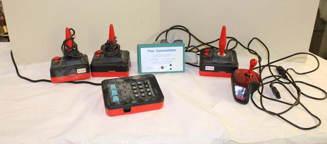 Vintage Wico Atari gaming joysticks, connection (1 of 5)
