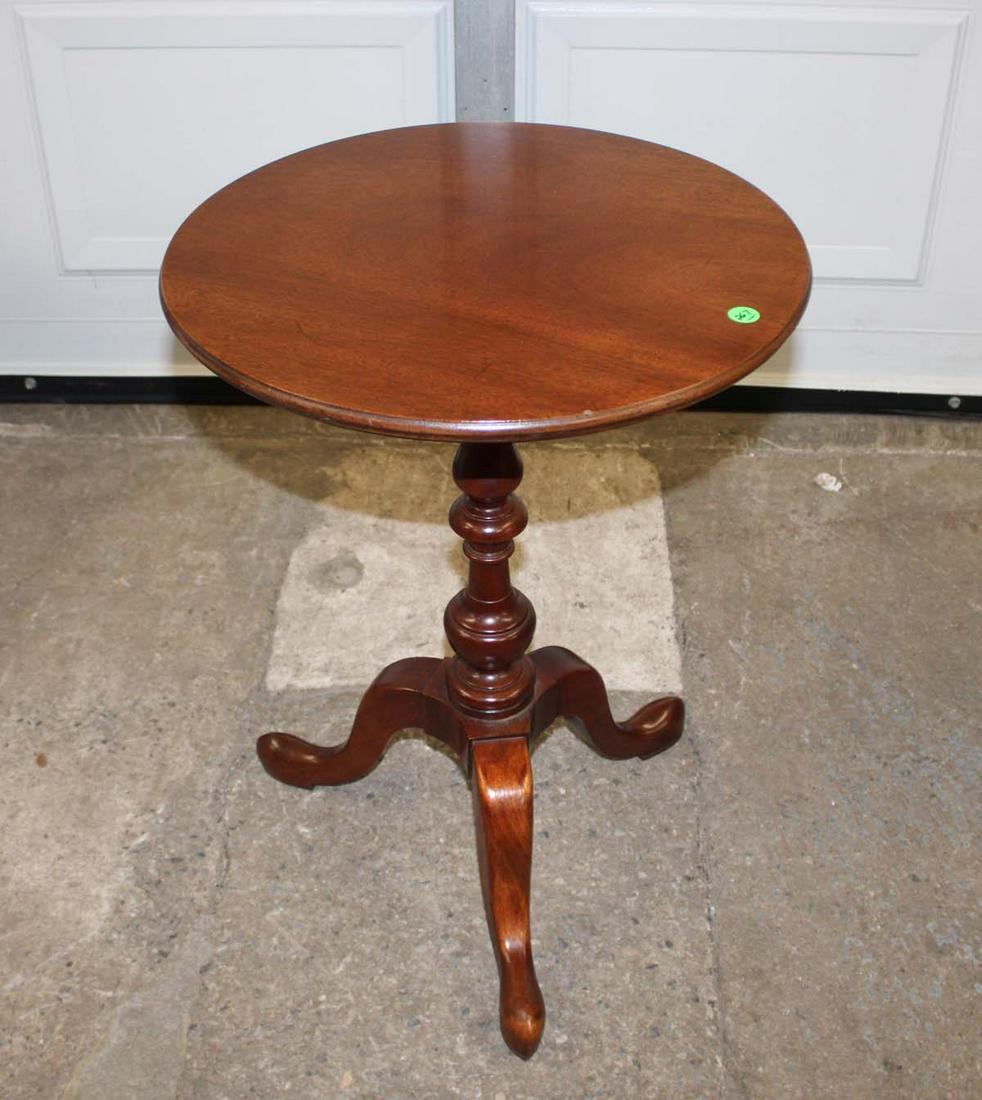 Solid cherry queen anne lamp table (1 of 3)