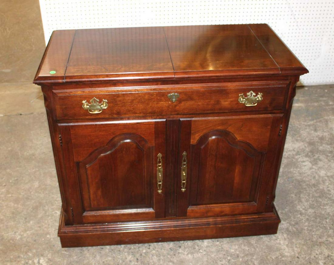 Pennsylvania House solid cherry flip top sever (1 of 4)