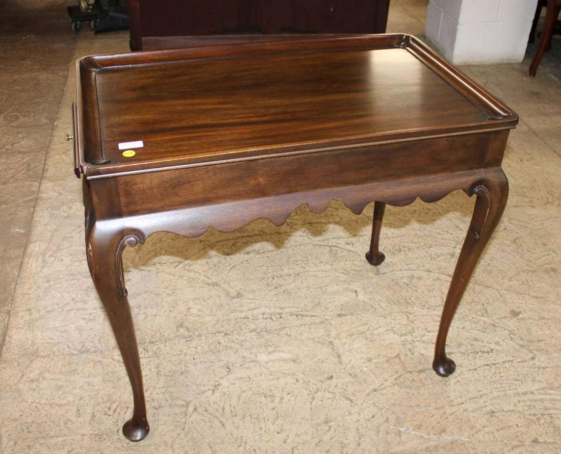 Henkel Harris solid mahogany queen anne tea table (1 of 4)
