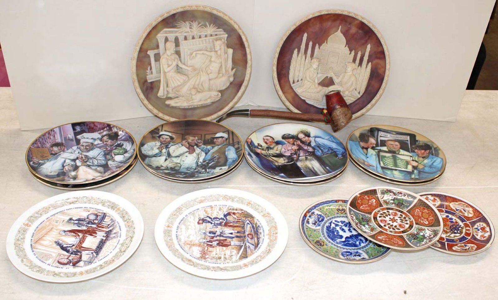 Group of miscellaneous plates including 3 Stooges: Group of miscellaneous plates including The 3 Stooges and Incolay Studios and more. 16pc in total