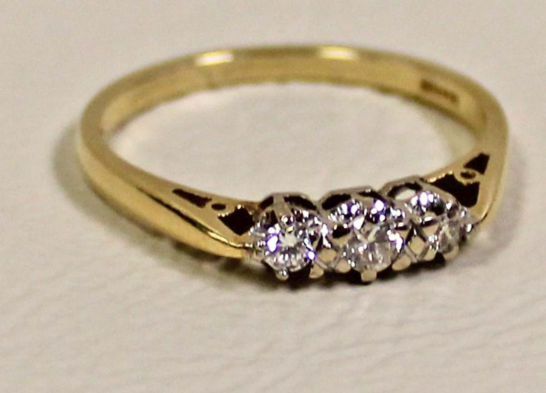 18K yellow gold and diamond ring size 8: 18K yellow gold and diamond ring size 8 (Ring Box NOT Included)