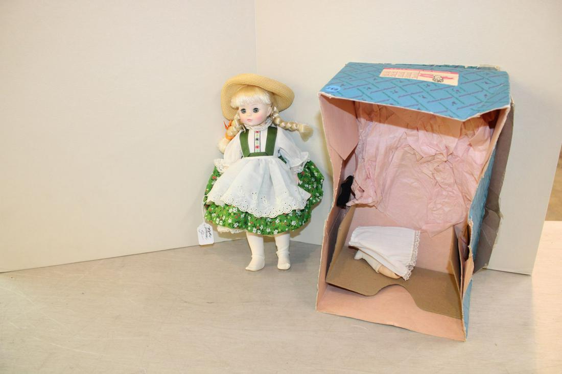 Vintage Madame Alexander doll in box "Hedi" 580: Vintage Madame Alexander doll in box "Hedi" 580