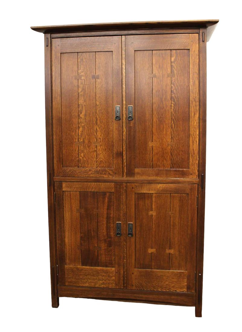 Nice Stickley mission oak 4 door bar/armoire with mirror back and marble insert (1 of 9)
