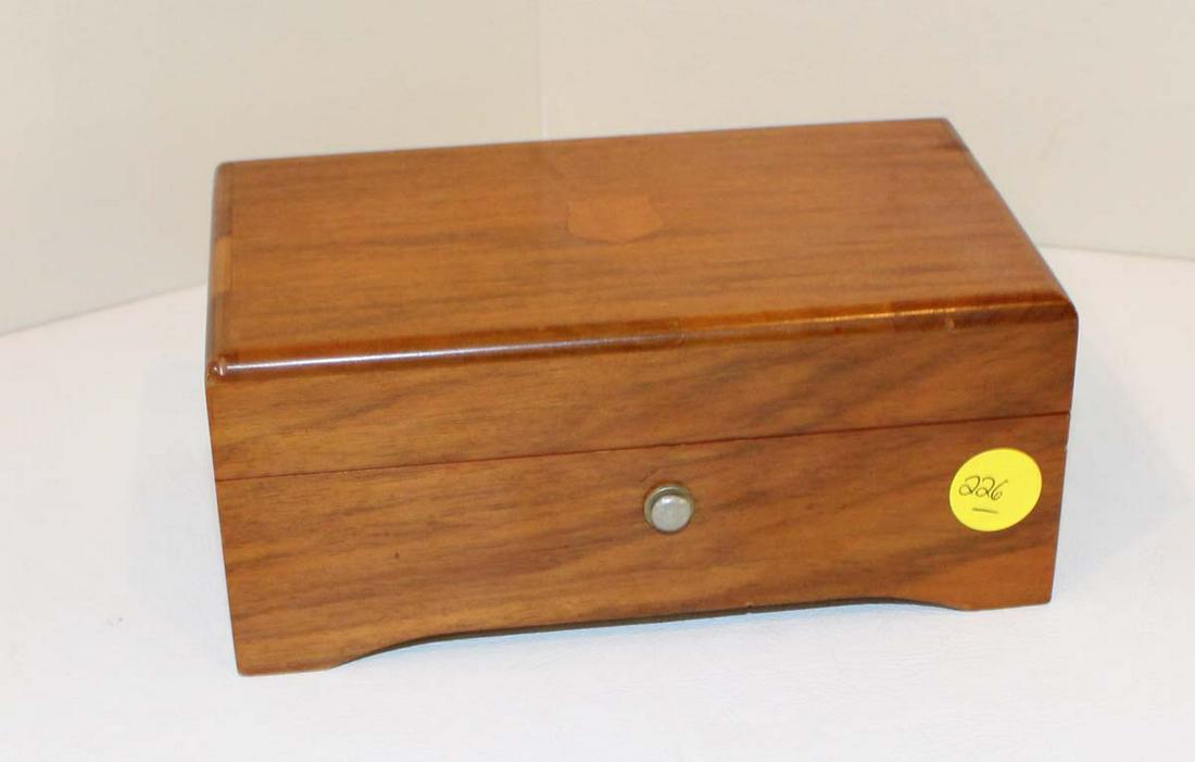 Thorens vintage exotic burl walnut Swiss music box, single comb, teeth are good: Thorens vintage exotic burl walnut Swiss music box, single comb, teeth are good, approx. 7" x 4" x 3"