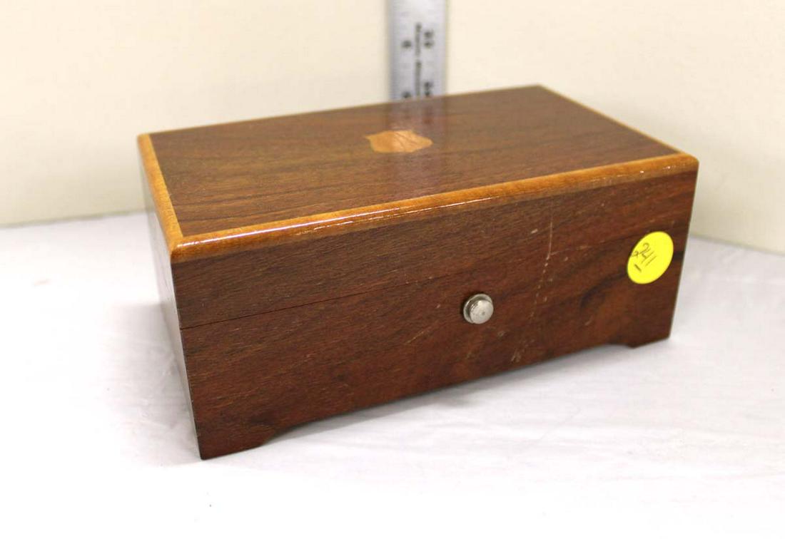Thorens vintage exotic burl walnut Swiss music box, single comb, teeth are good, working: Thorens vintage exotic burl walnut Swiss music box, single comb, teeth are good, working, approx. 7" x 4" x 3"