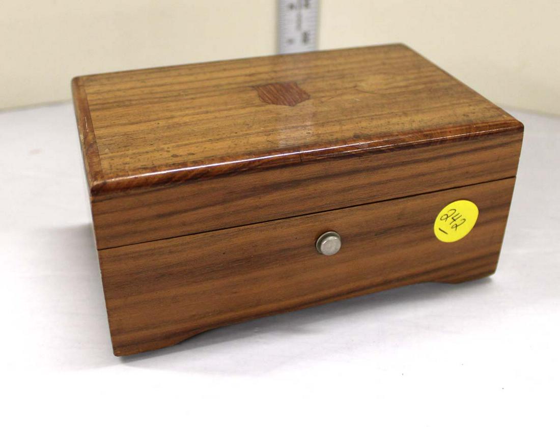 Thorens vintage exotic burl walnut Swiss music box, single comb, teeth are good, working: Thorens vintage exotic burl walnut Swiss music box, single comb, teeth are good, working, case has some sun fading, approx. 6" x 3 1/2" x 3"
