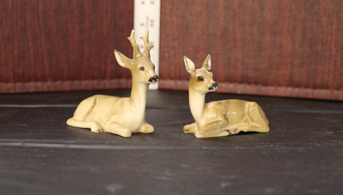 Lorenz Hutschnenreuther, Kunstabteilung, Germany porcelain figurines, miniatures, pair of deer: Lorenz Hutschnenreuther, Kunstabteilung, Germany porcelain figurines, miniatures, pair of deer, one buck one doe, approx. 3"x3"