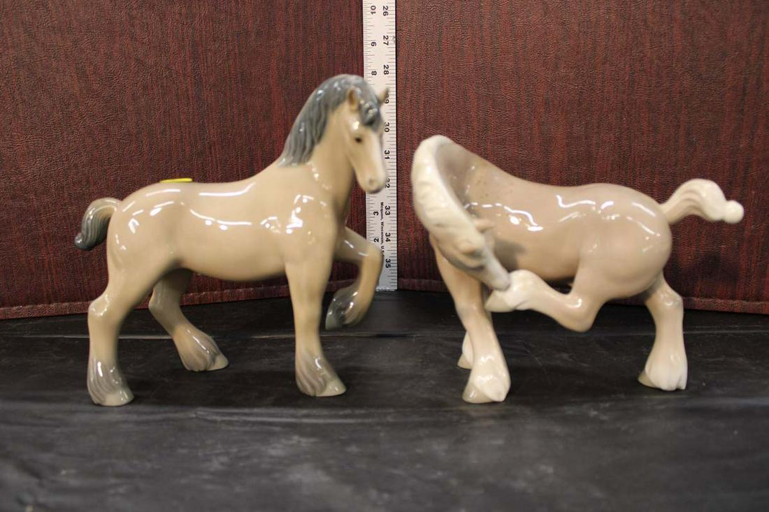 Vintage Lladro porcelain figurines, 2 standing horses (1 of 6)