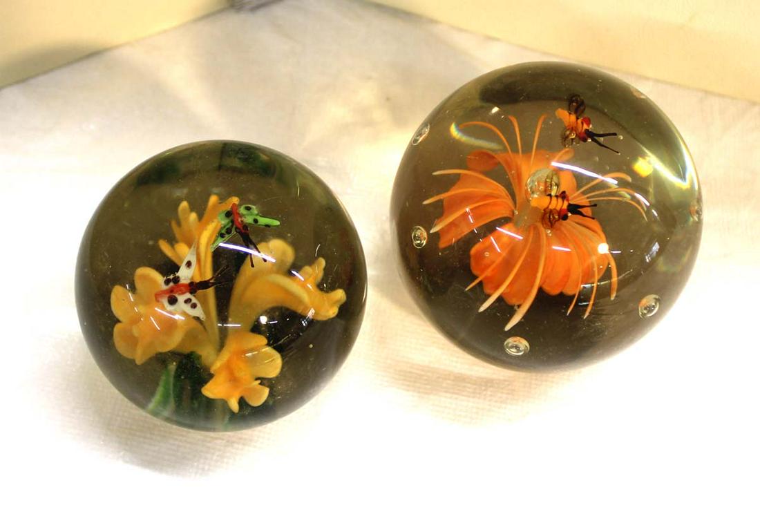 (2)  Vintage cool bees and butterfly hand blown art glass paperweights (1 of 3)