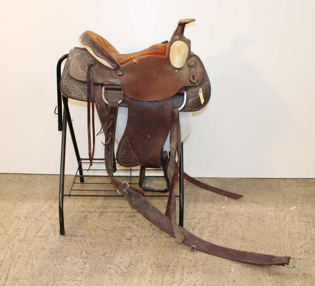 Donnie Haney 16" western leather saddle, brown, with stand and blanket (1 of 4)