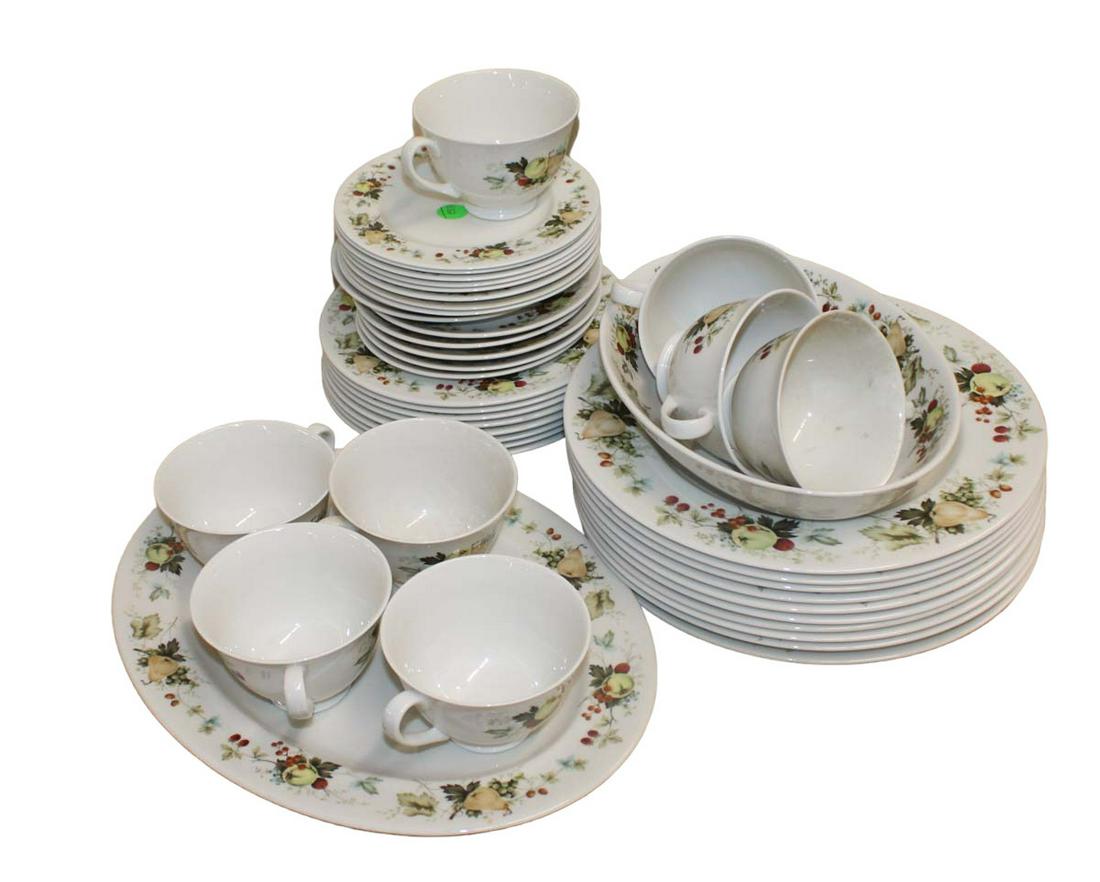41pc Royal Doulton Miramont Dinnerware Set (1 of 4)