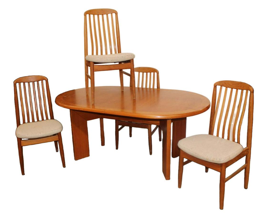 Ckovby 5pc Teak table and 4 chairs and pop up leaf: Ckovby 5pc Teak table and 4 chairs with pop up leaf approx. Table: 69" w x 41" d x 29" h Chairs: 20" w x 20" d x 38" h seat height 19"