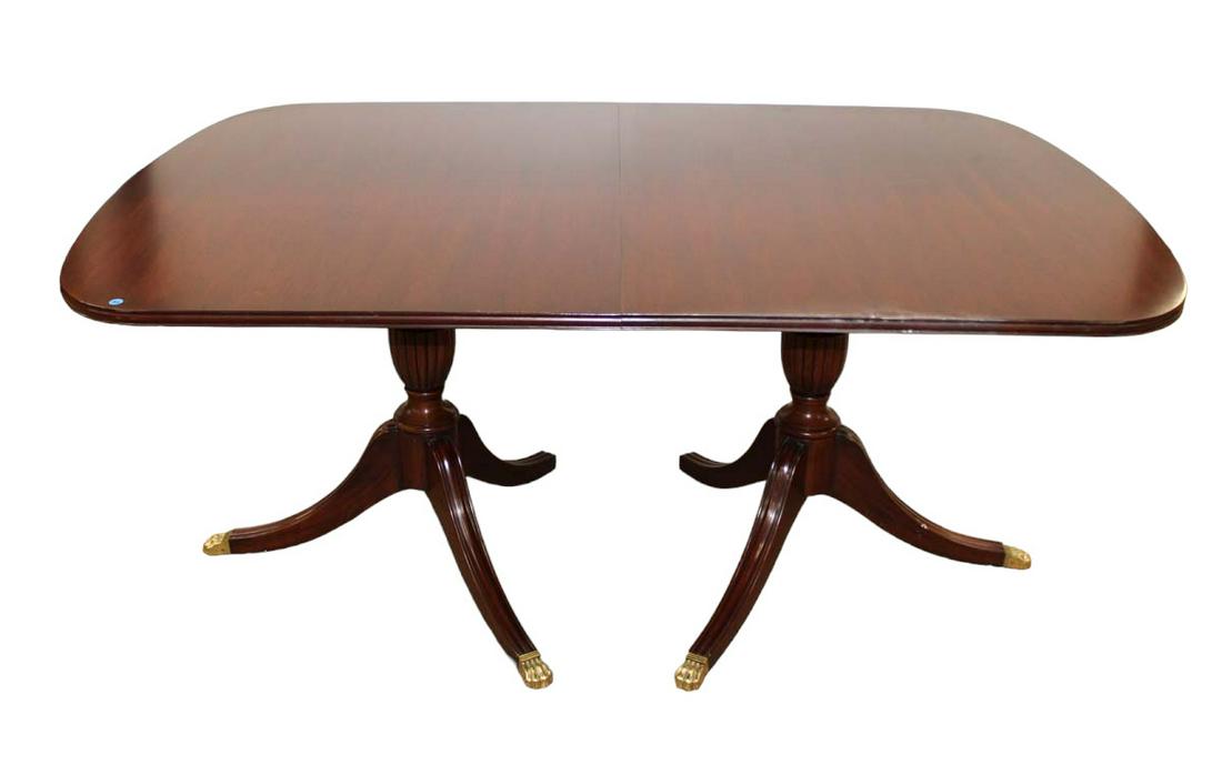 Nice Henkel Harris solid mahogany dining room table with (3) 16" leaves (1 of 7)