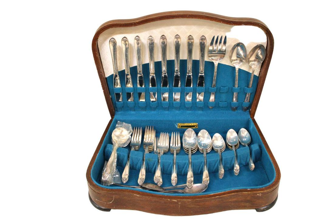 51pc Vintage silverplate flatware in mahogany finish box, box 17"1x 12"w x 4"h (1 of 4)