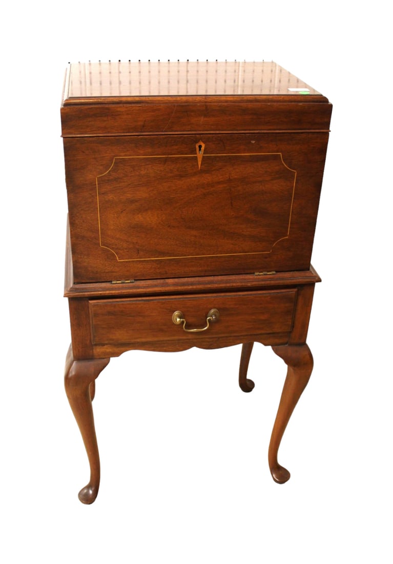 Henkel Harris cellarette liquor cabinet, original finish, burl mahogany (1 of 8)