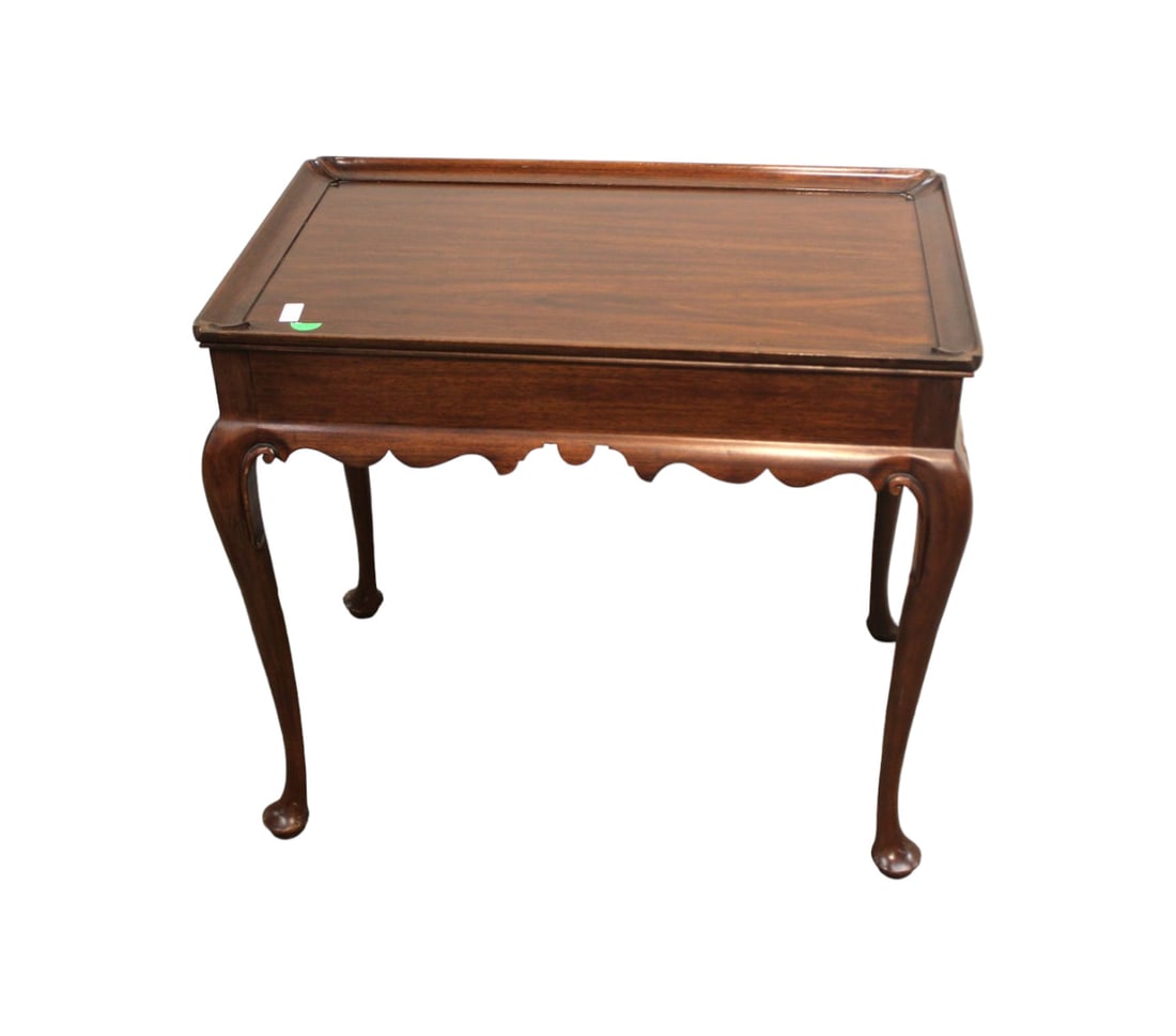 Henkel Harris tea table with pull out trays,  Queen Anne, solid mahogany (1 of 6)