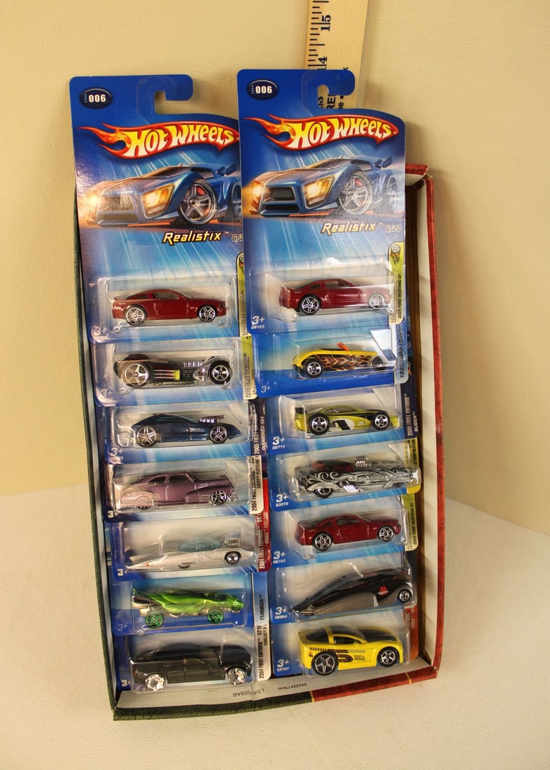 14 Hot Wheels, mixed lot, original packaging not opened (1 of 2)