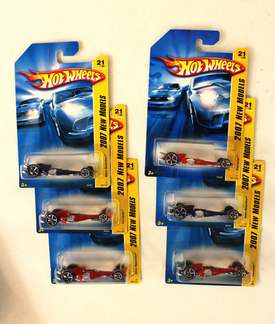 6 Hot Wheels 2000 New Models, original packaging not opened: 6 Hot Wheels 2000 New Models, original packaging not opened