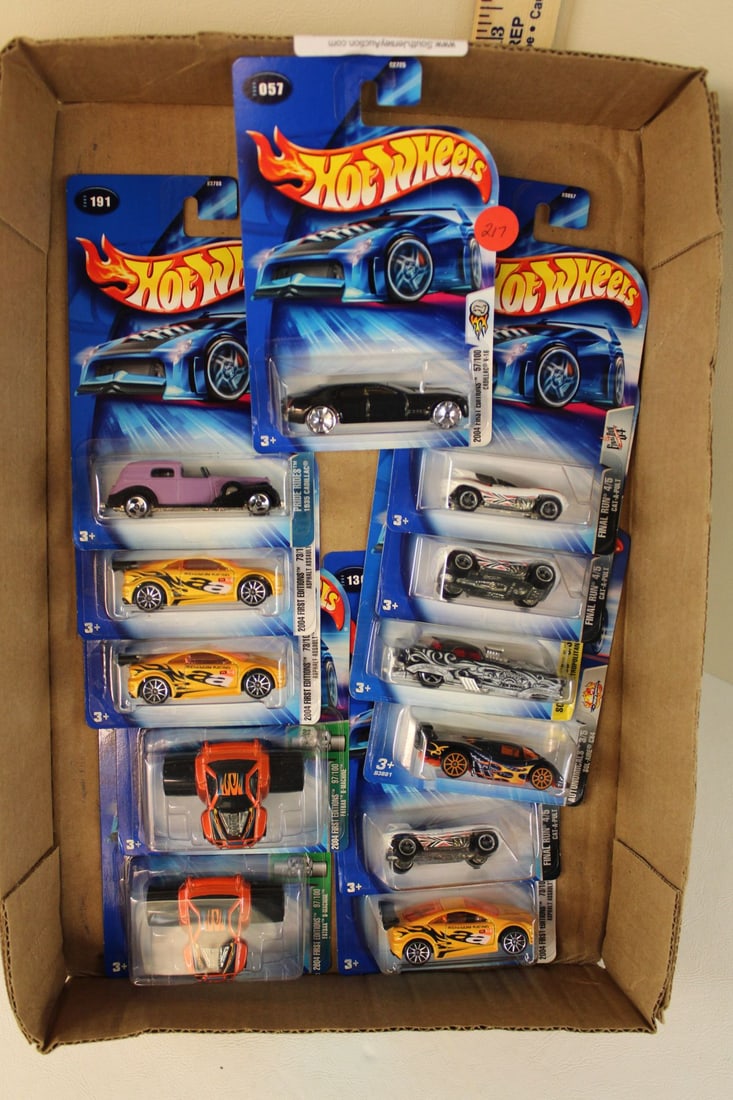 12 Hot Wheels, mixed series, original packaging not opened: 12 Hot Wheels, mixed series, original packaging not opened