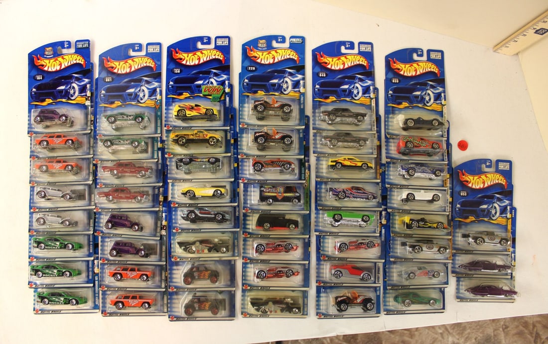 51 Hot Wheels mixed series, original packaging not opened (1 of 4)