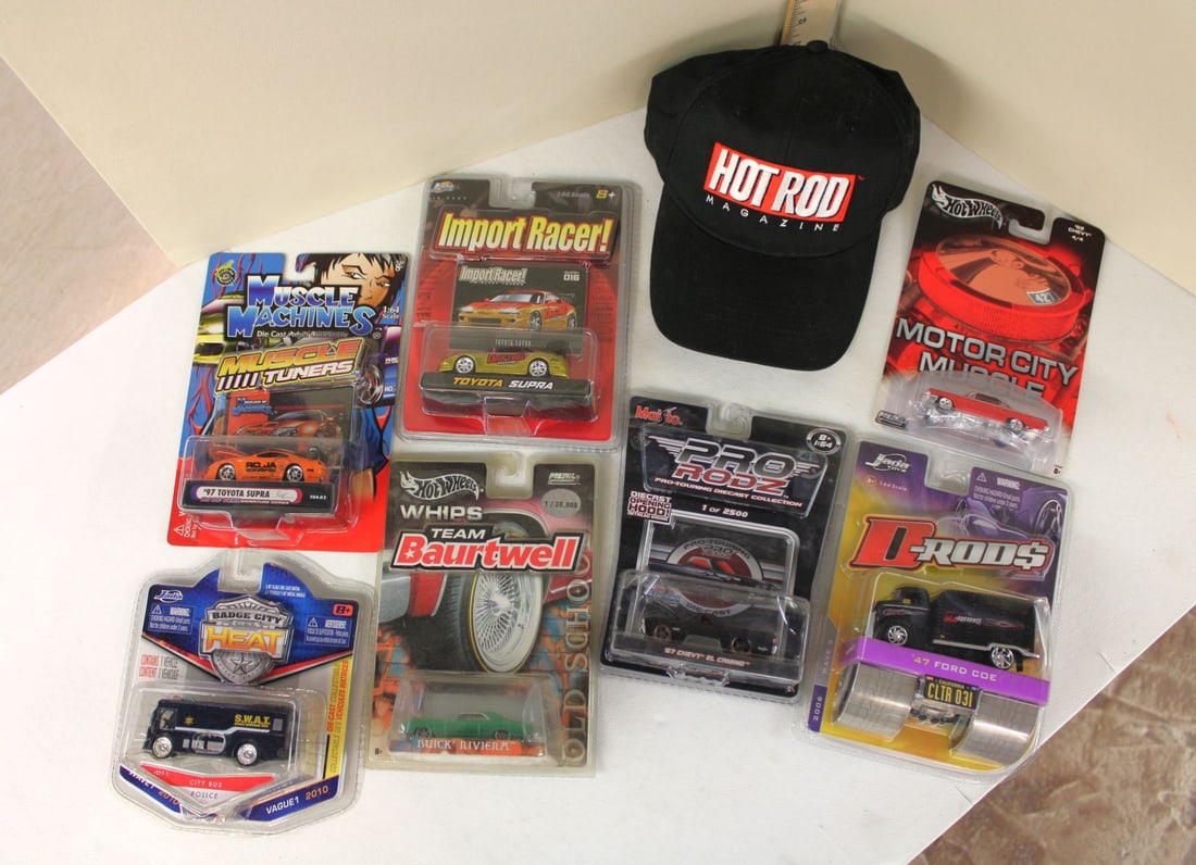 Mixed lot 8 items: Hot Wheels, Jada Toys, Maisto Toys, Muscle Tuners, Hot Rod magazine Hat, original (1 of 2)