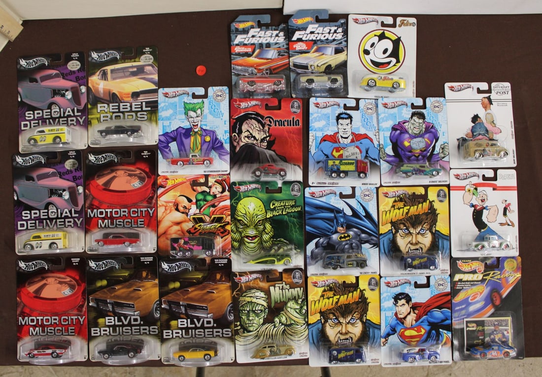 24 Hot Wheels mixed series, X Street Fighters, Motor City, DC Comics, Blvd. Bruisers, Monster Series (1 of 6)