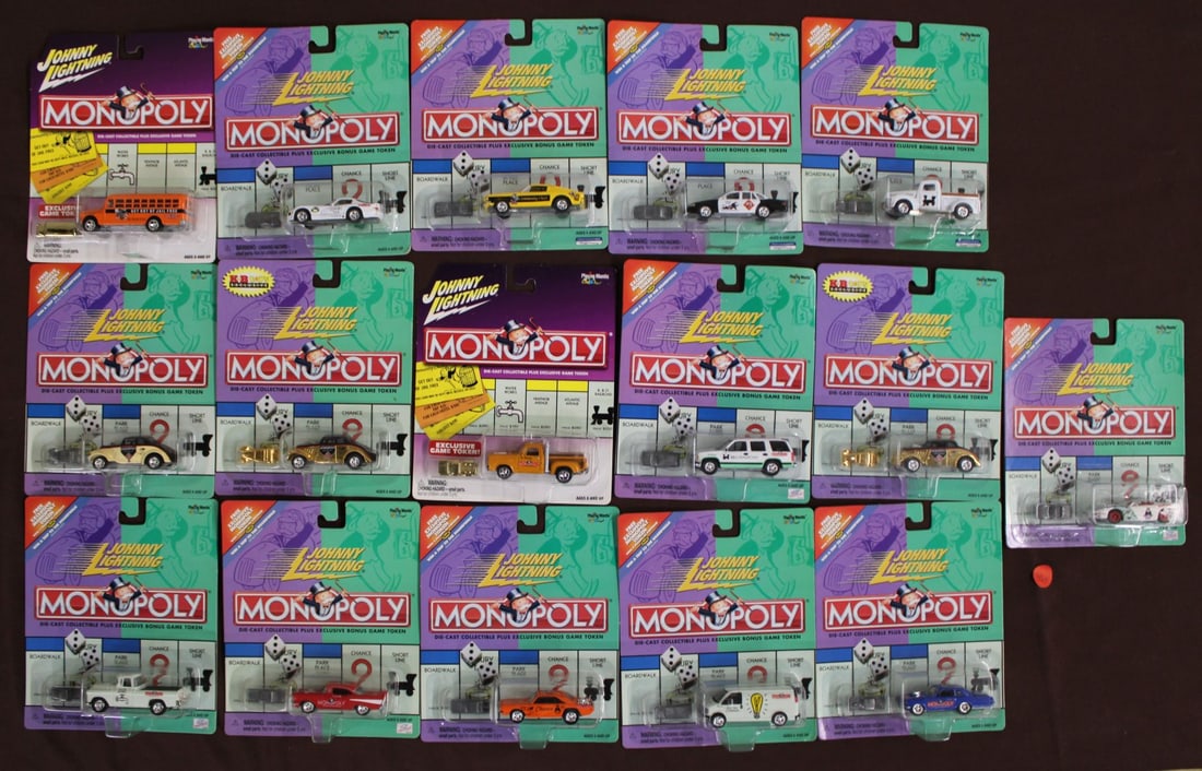 16 Johnny Lightening Monopoly Series, unopened: 16 Johnny Lightening Monopoly Series, unopened